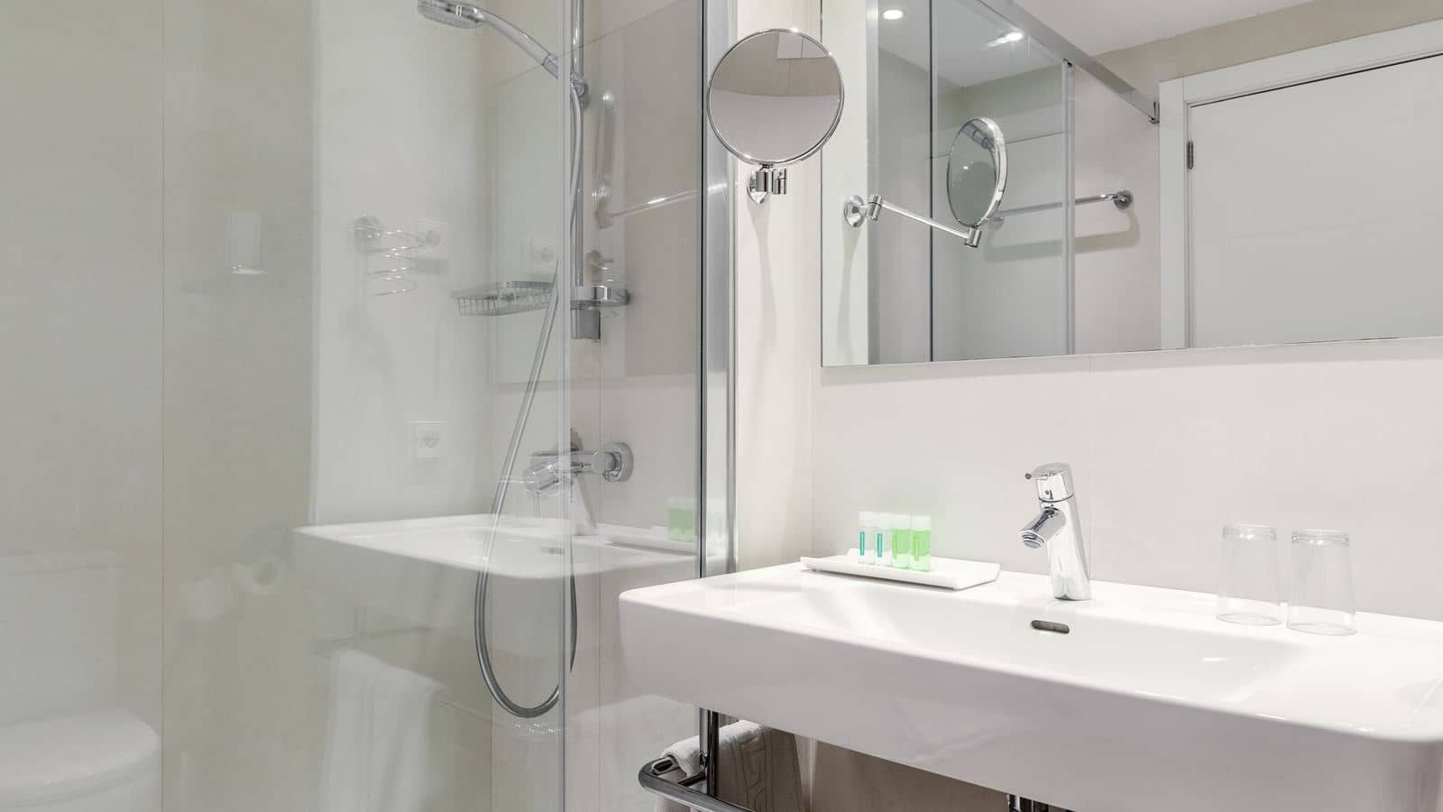 rooms-apartment-promoeconomy-1-bedroom-balcony-or-terrace