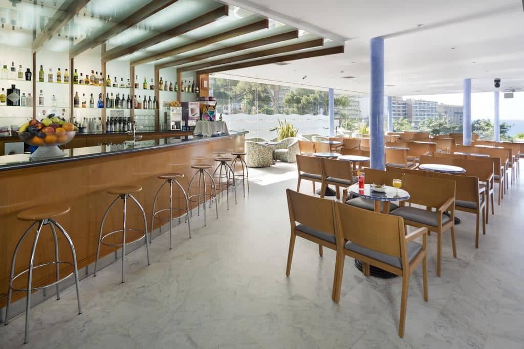 bars-main-bar