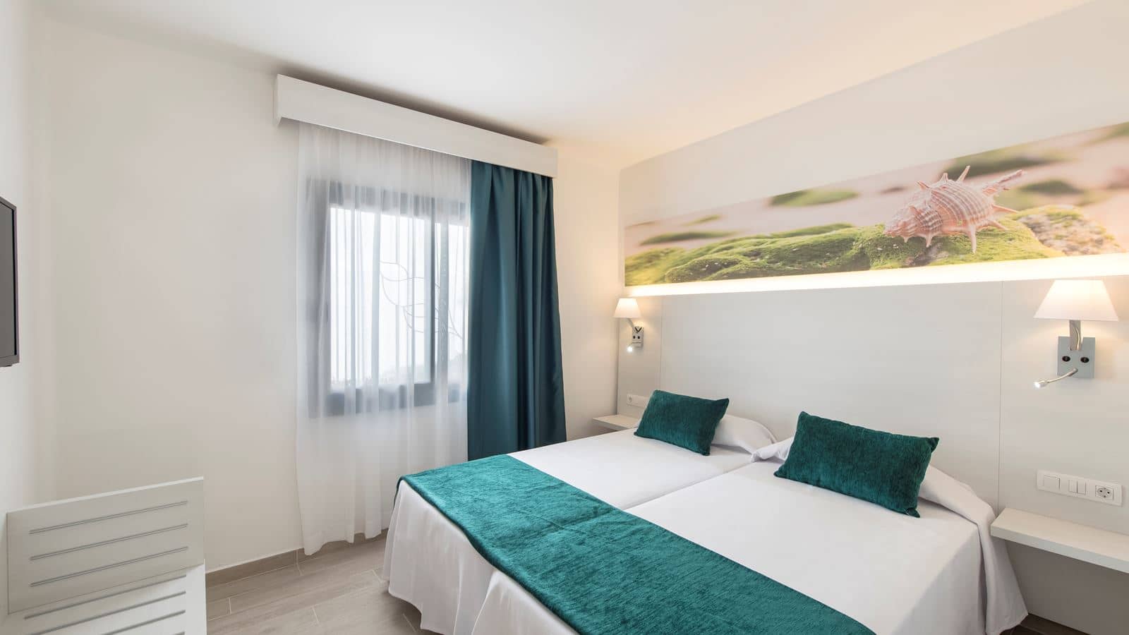 rooms-apartment-superior-2-bedrooms-balcony-or-terrace