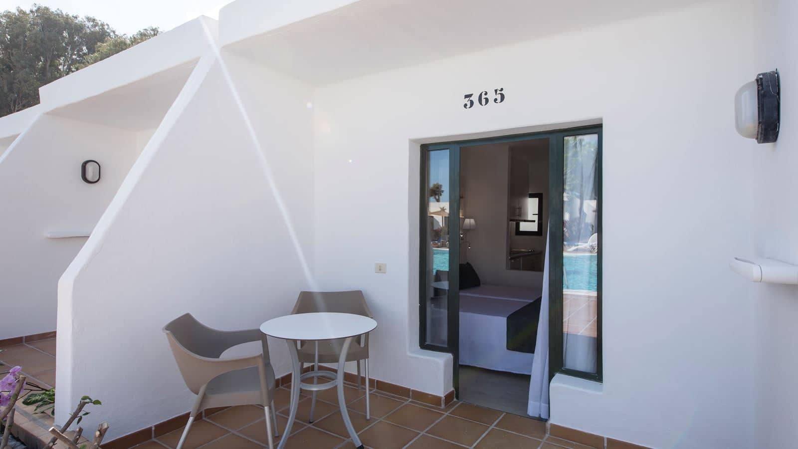 rooms-studio-superior-balcony-or-terrace