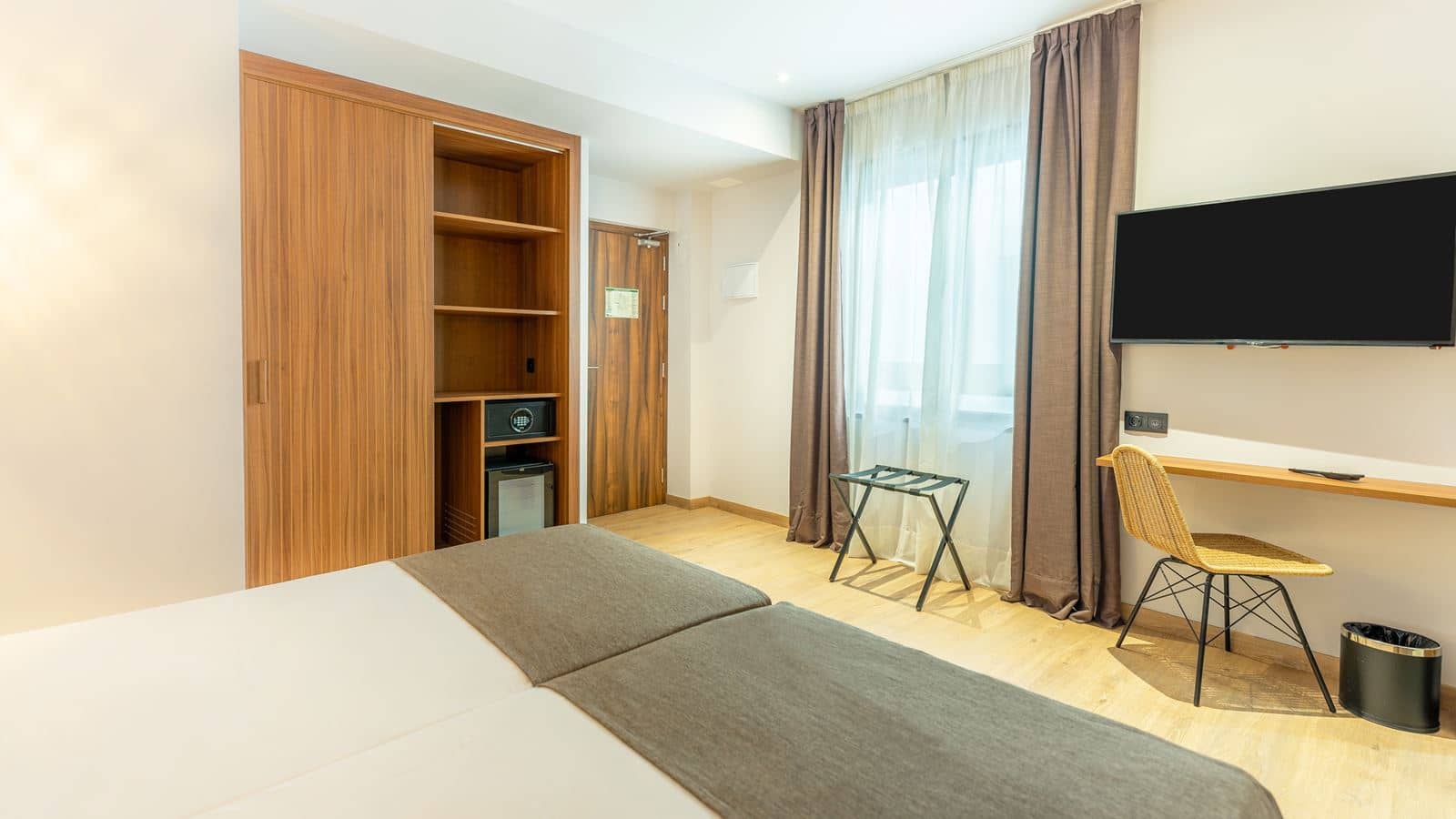 rooms-standard-room
