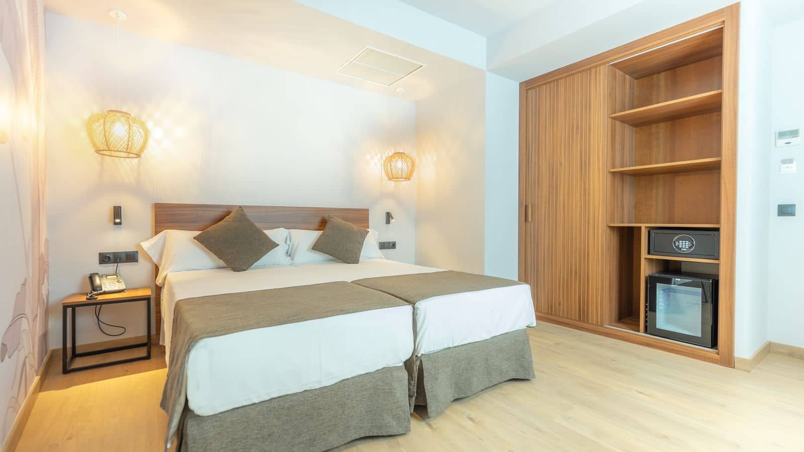 rooms-standard-room