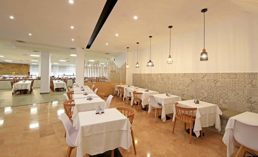 restaurants-restaurant