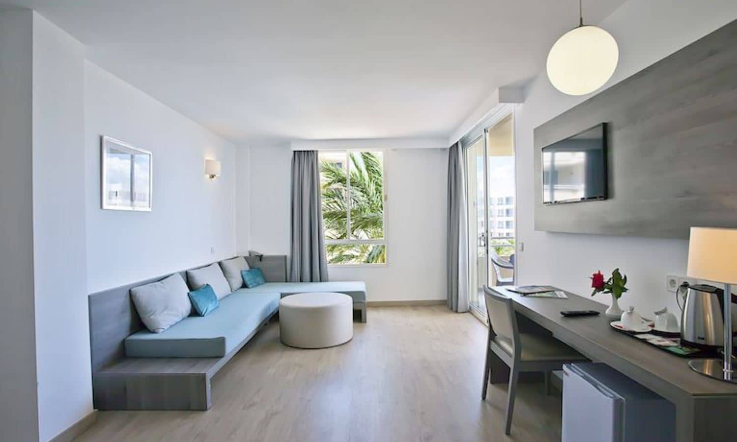 rooms-apartment-1-bedroom-seaview