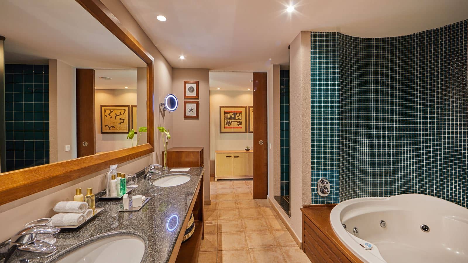 rooms-suite-swim-up-preferred-club-balcony-or-terrace