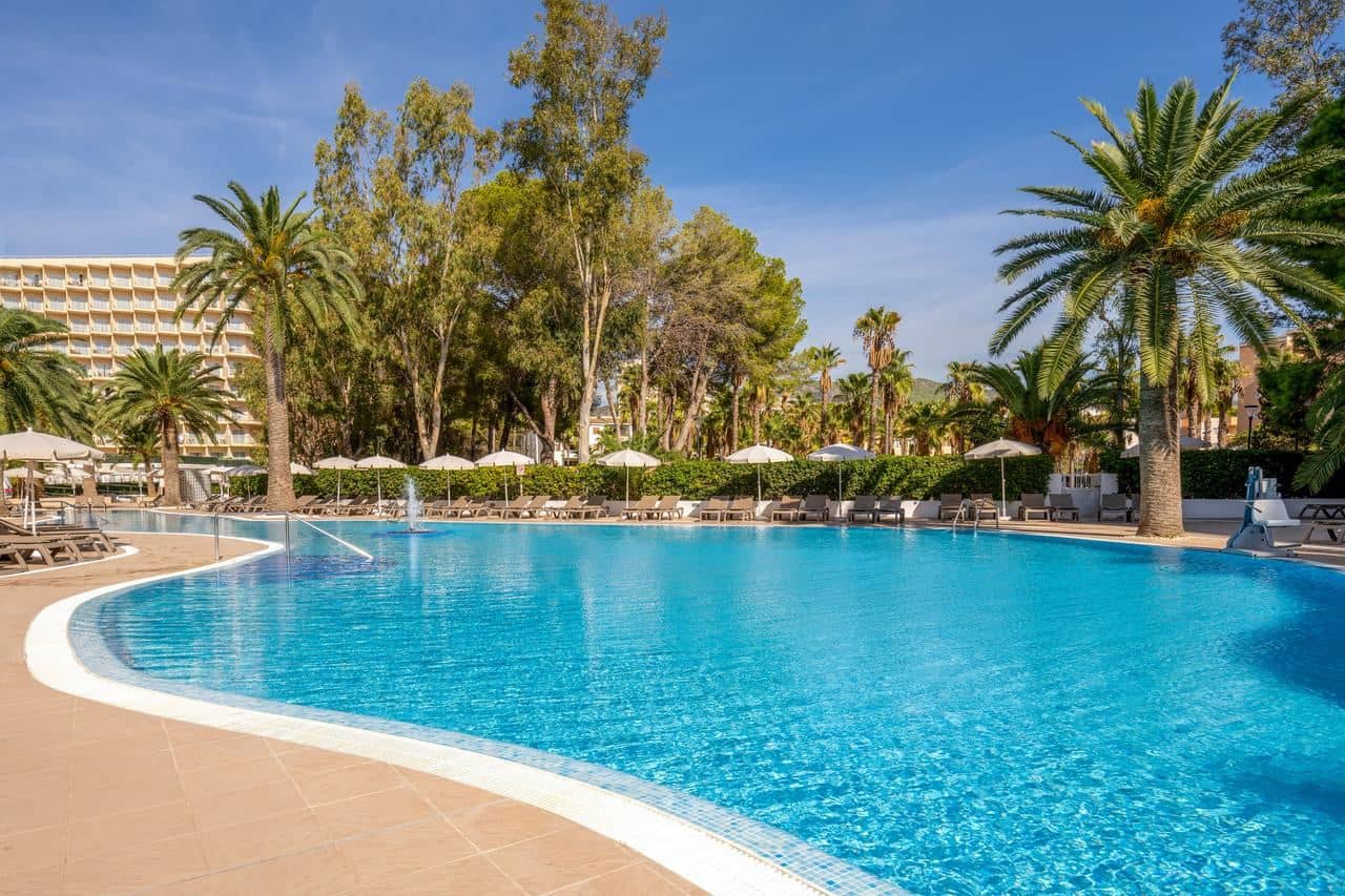 pools-outdoor-pool