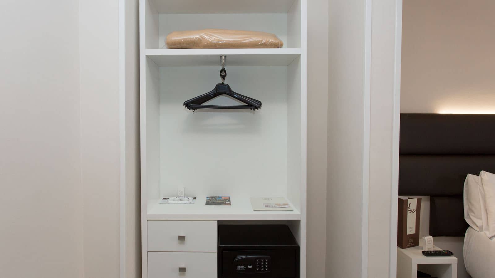 rooms-double-or-twin-standard