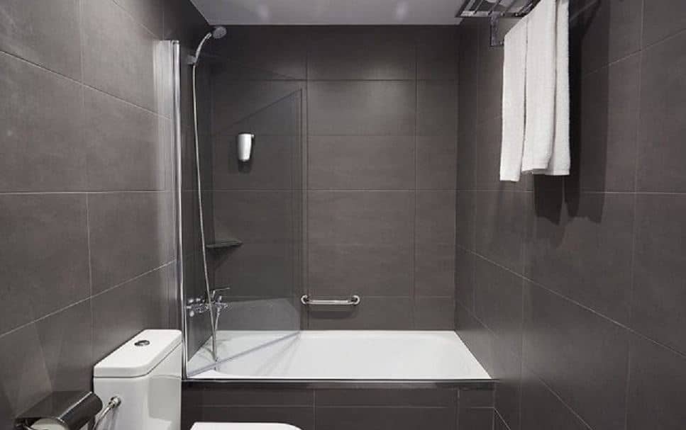 rooms-double-or-twin-with-balcony