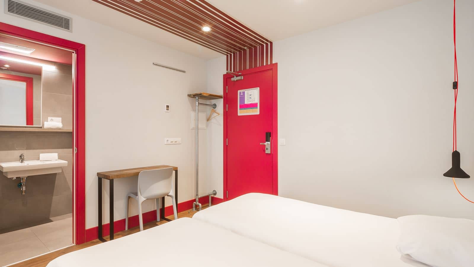 rooms-bed-in-dormitory-female-room