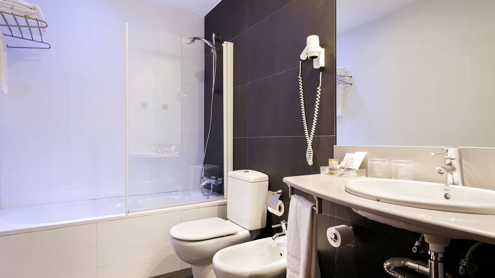 rooms-double-or-twin-standard