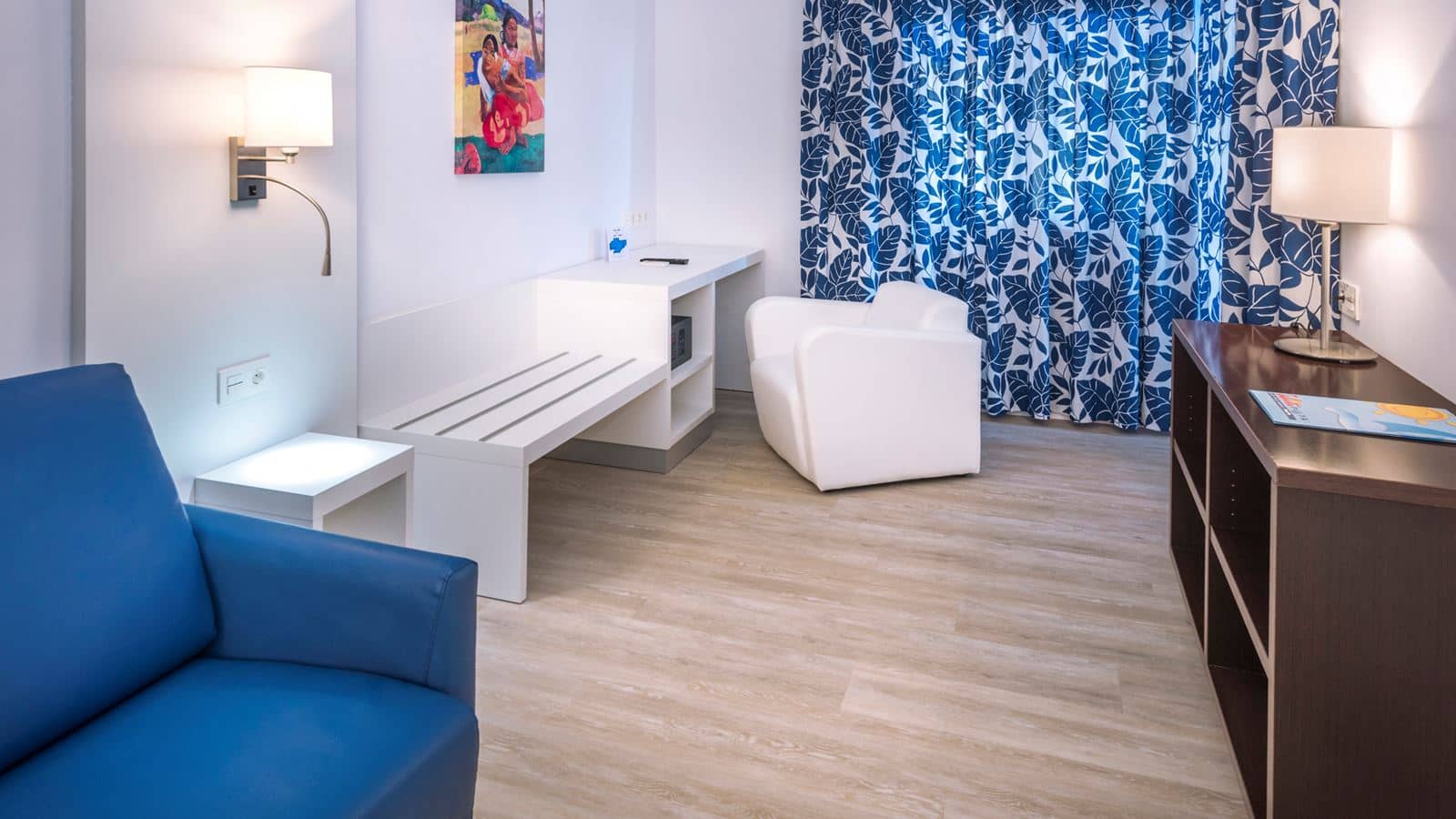 rooms-suite-balcony-or-terrace