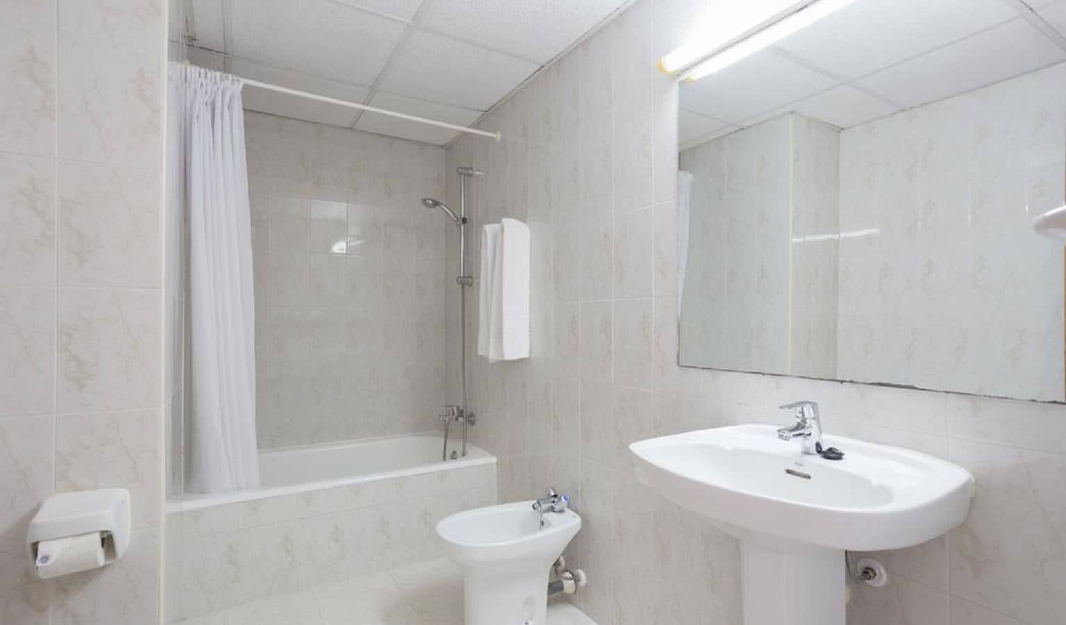 rooms-standard-room