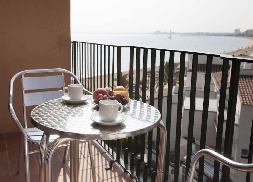 rooms-double-with-lateral-sea-view
