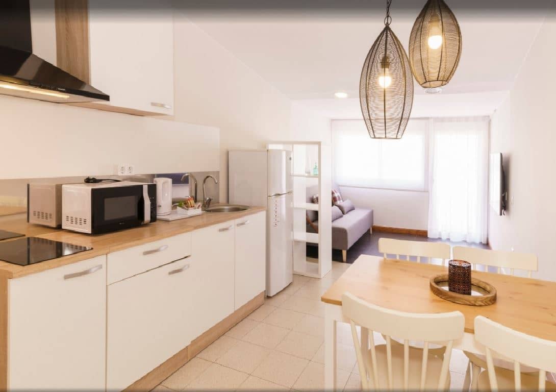 rooms-apartment-with-terrace