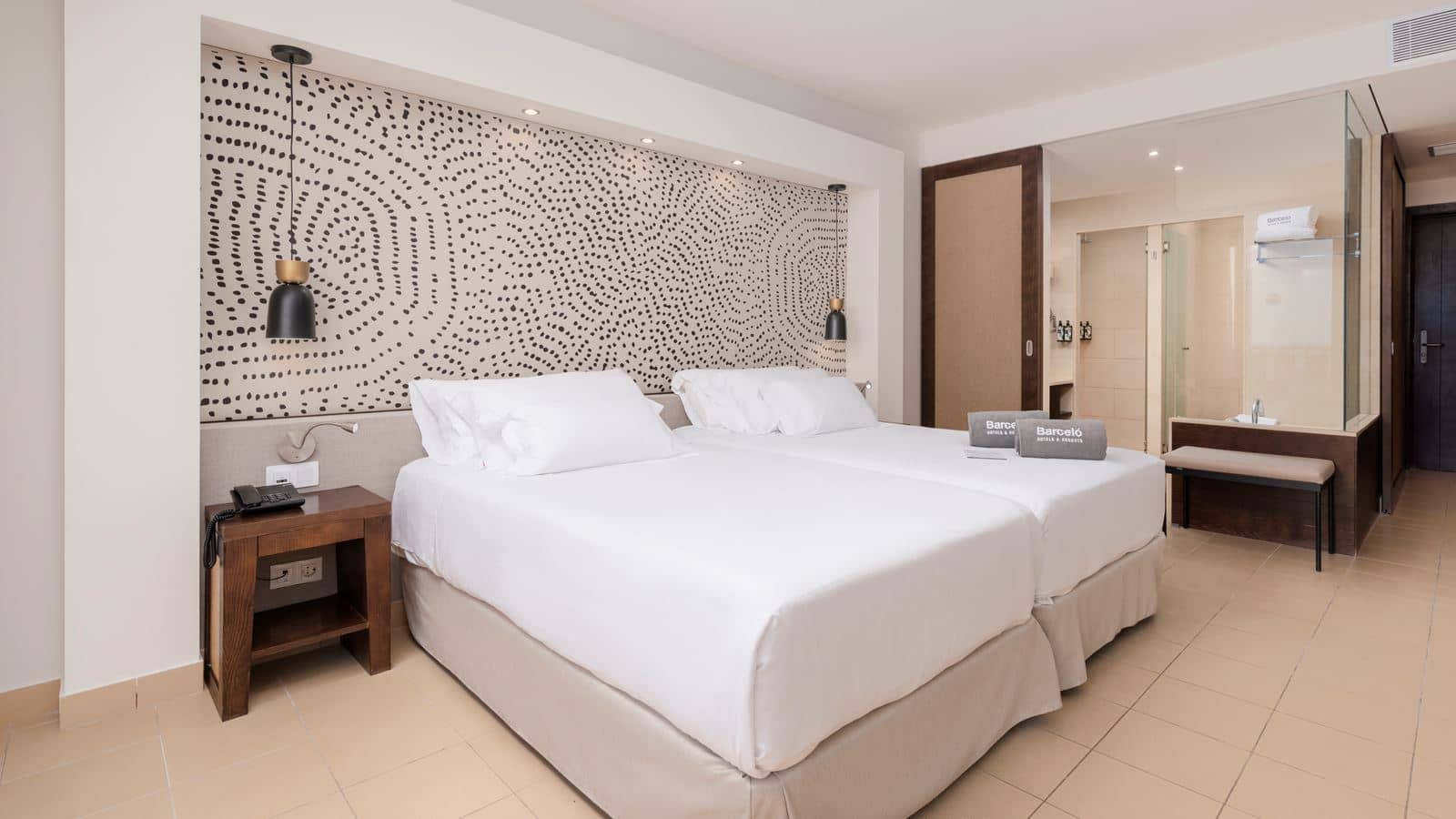 rooms-double-room-lateral-sea-view-balcony-or-terrace