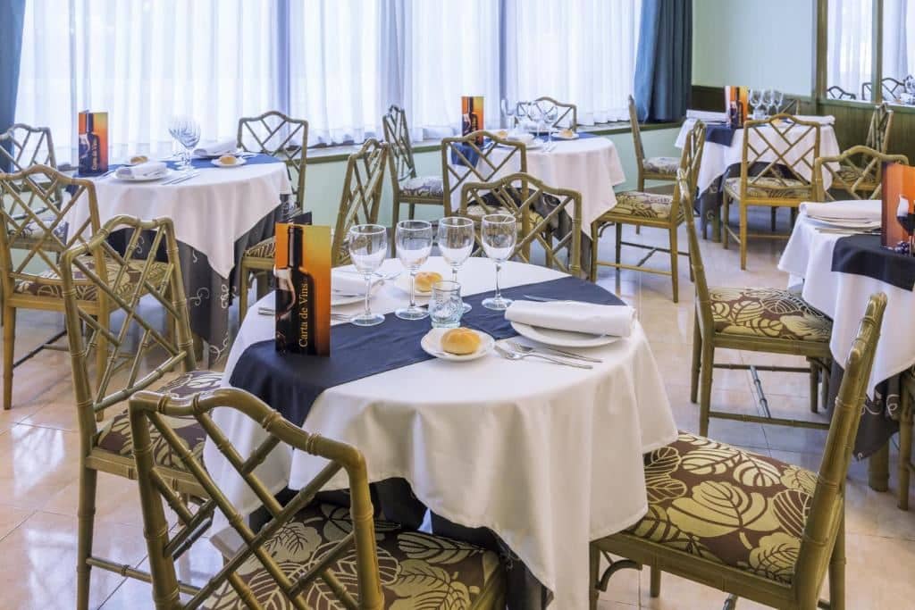 restaurants-restaurant