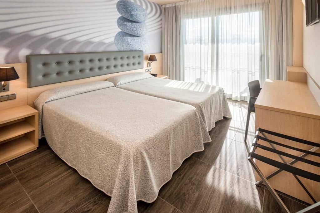 rooms-double-balcony-or-terrace