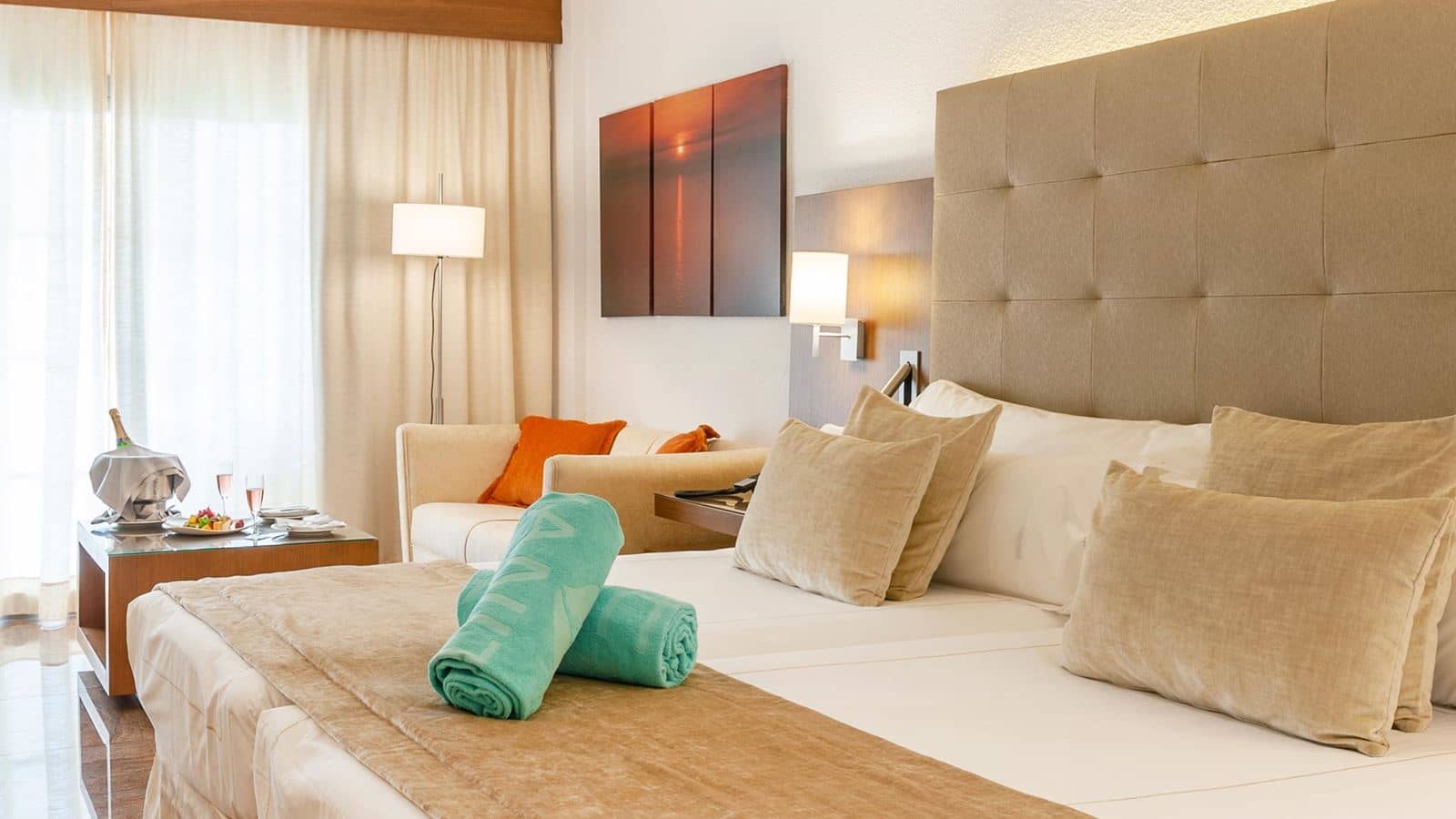 rooms-double-superior-balcony