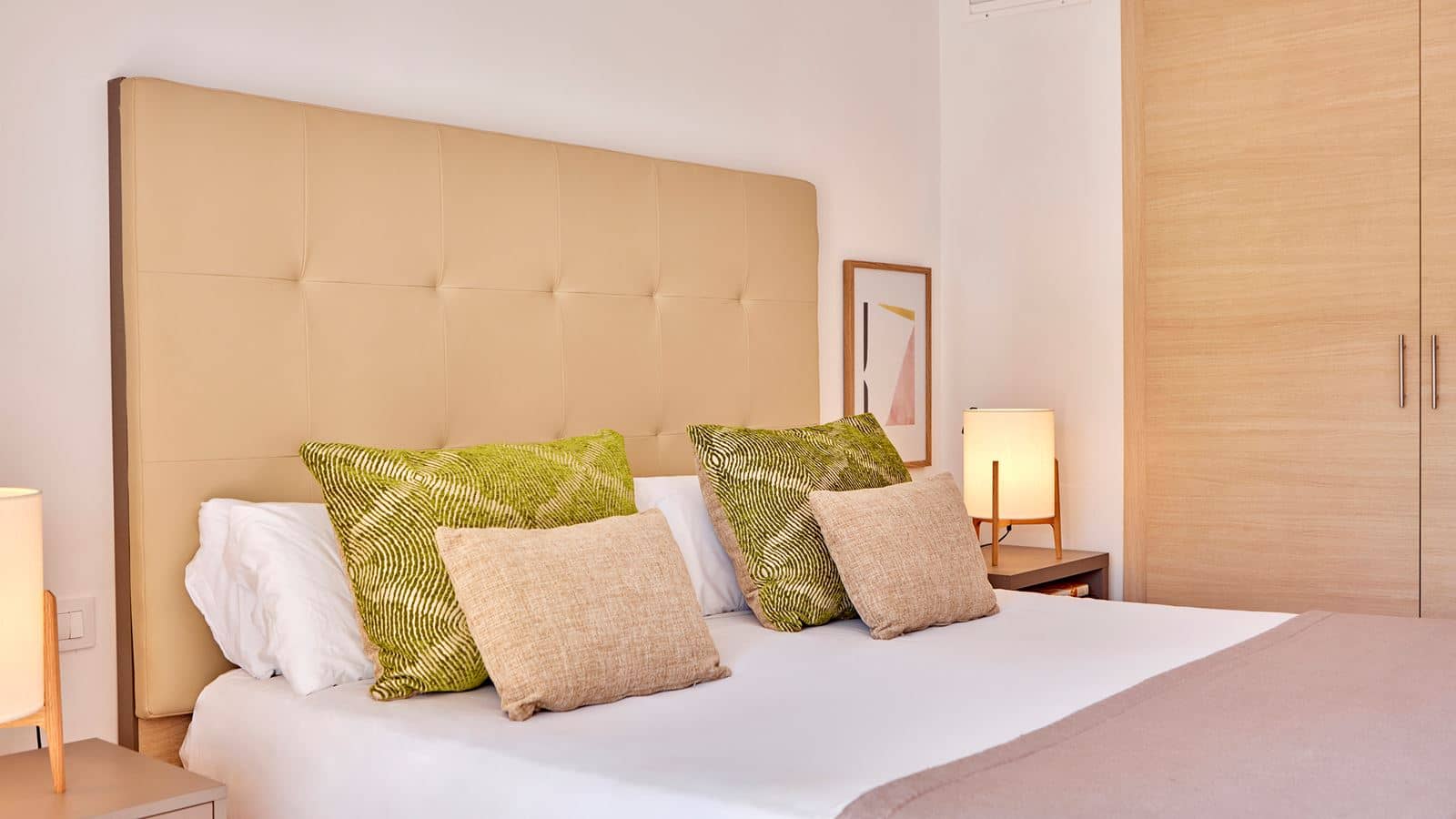 rooms-2-bedroom-suite-balcony-or-terrace
