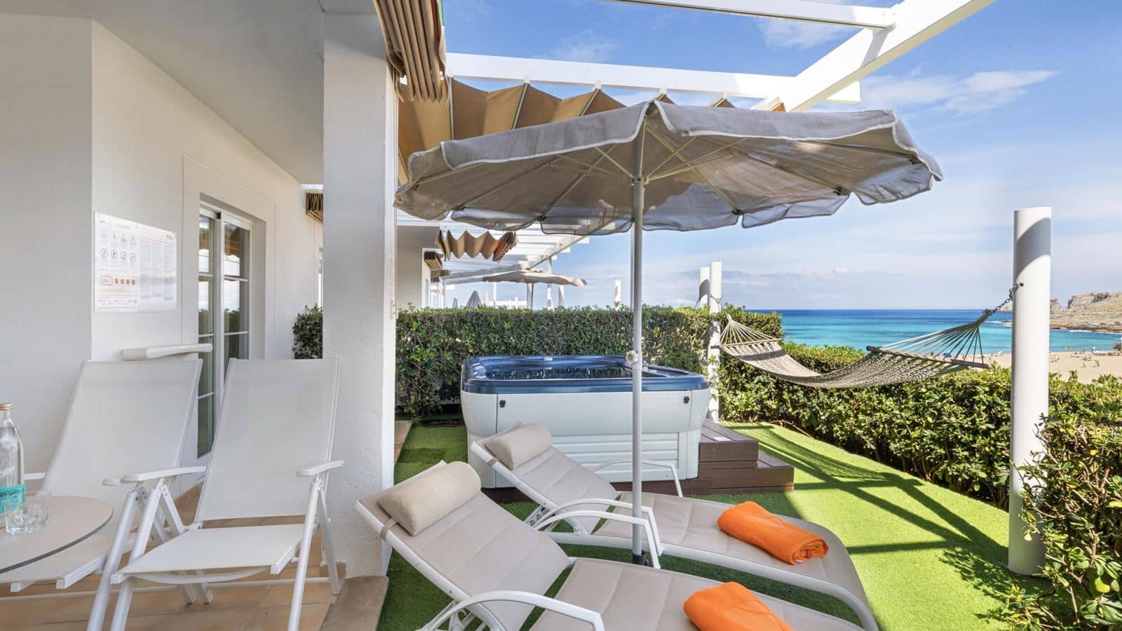 rooms-apt-1-bedroom-garden-sea-side-view-with-mini-pool-and-terrace