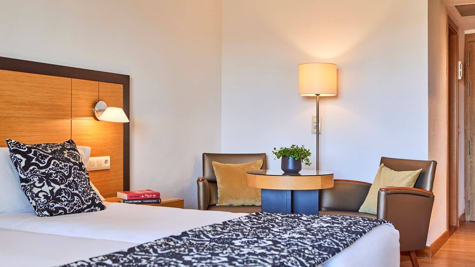 rooms-studio-garden-view