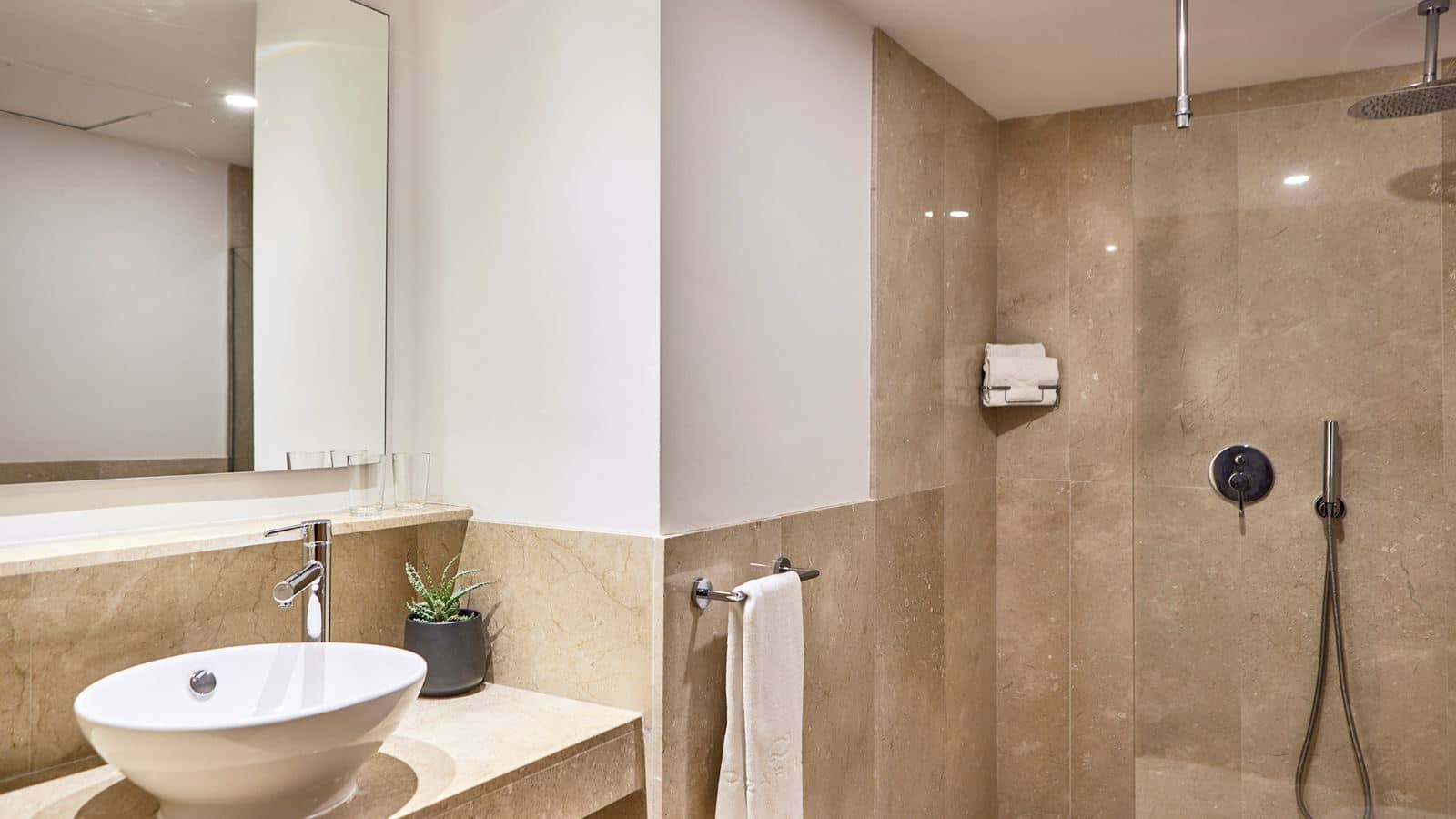 rooms-one-bedroom-suite