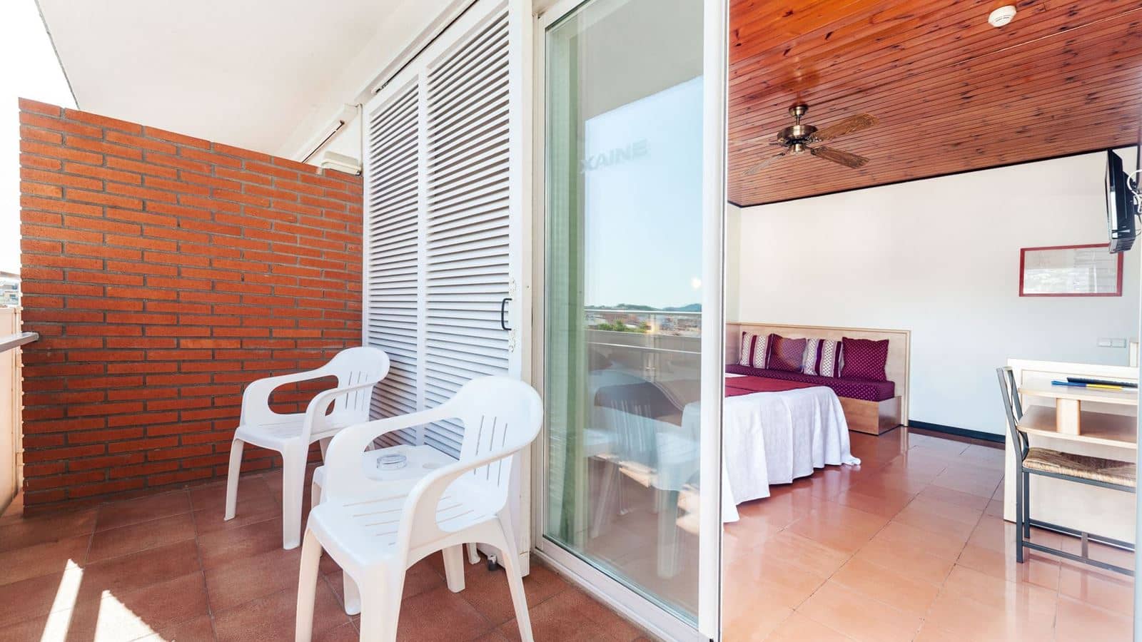 rooms-standard-room