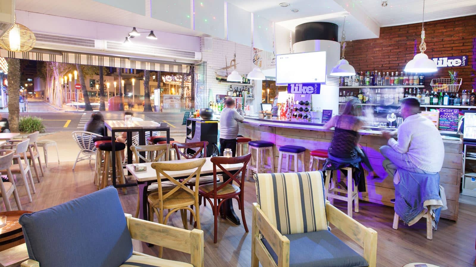 bars-like-lounge