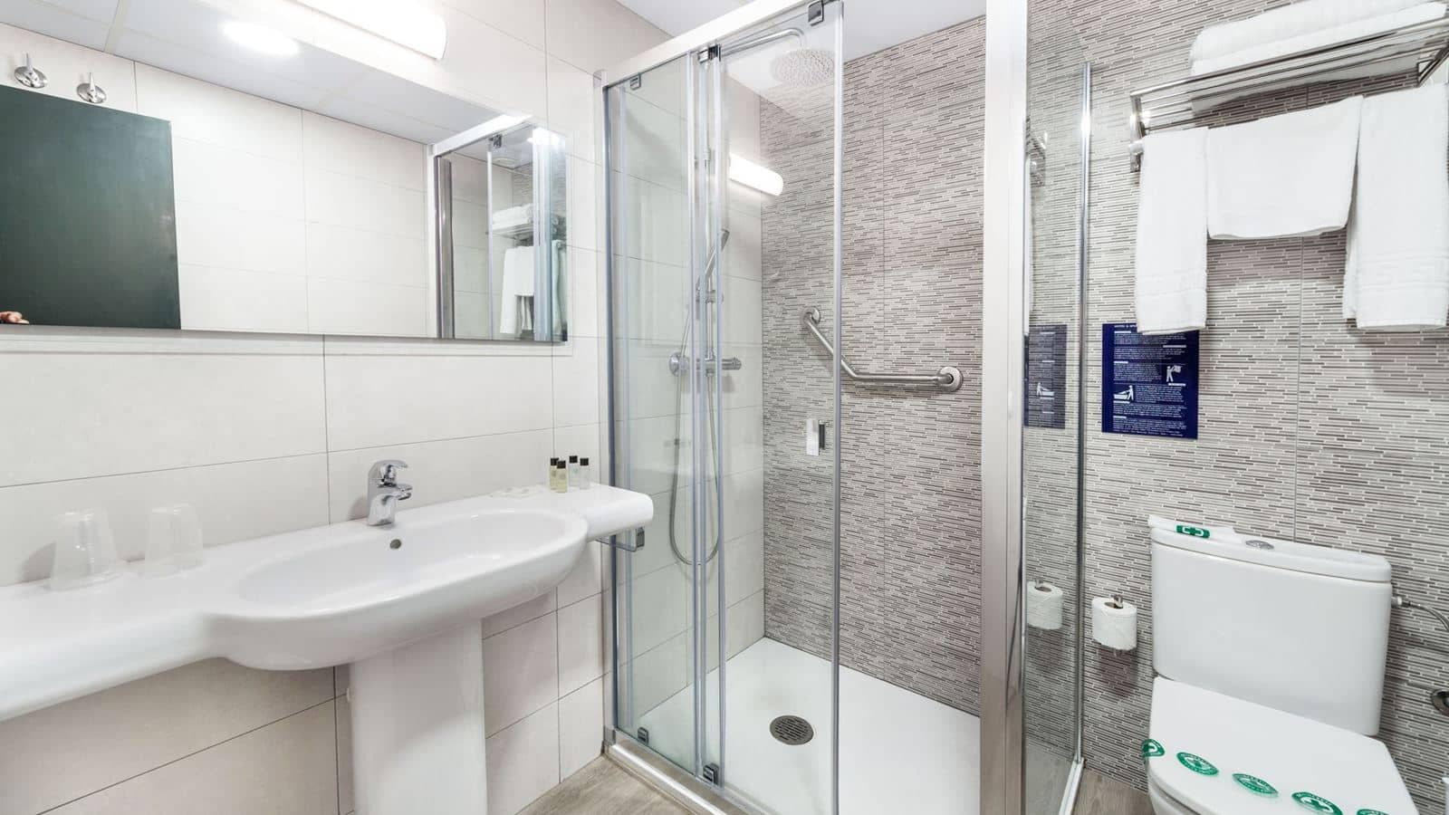 rooms-standard-room