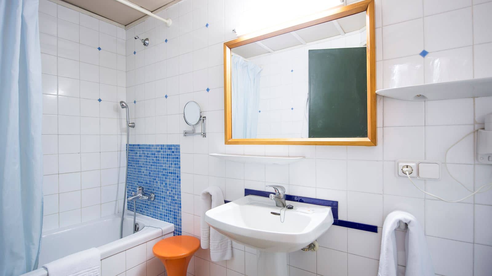 rooms-standard-room