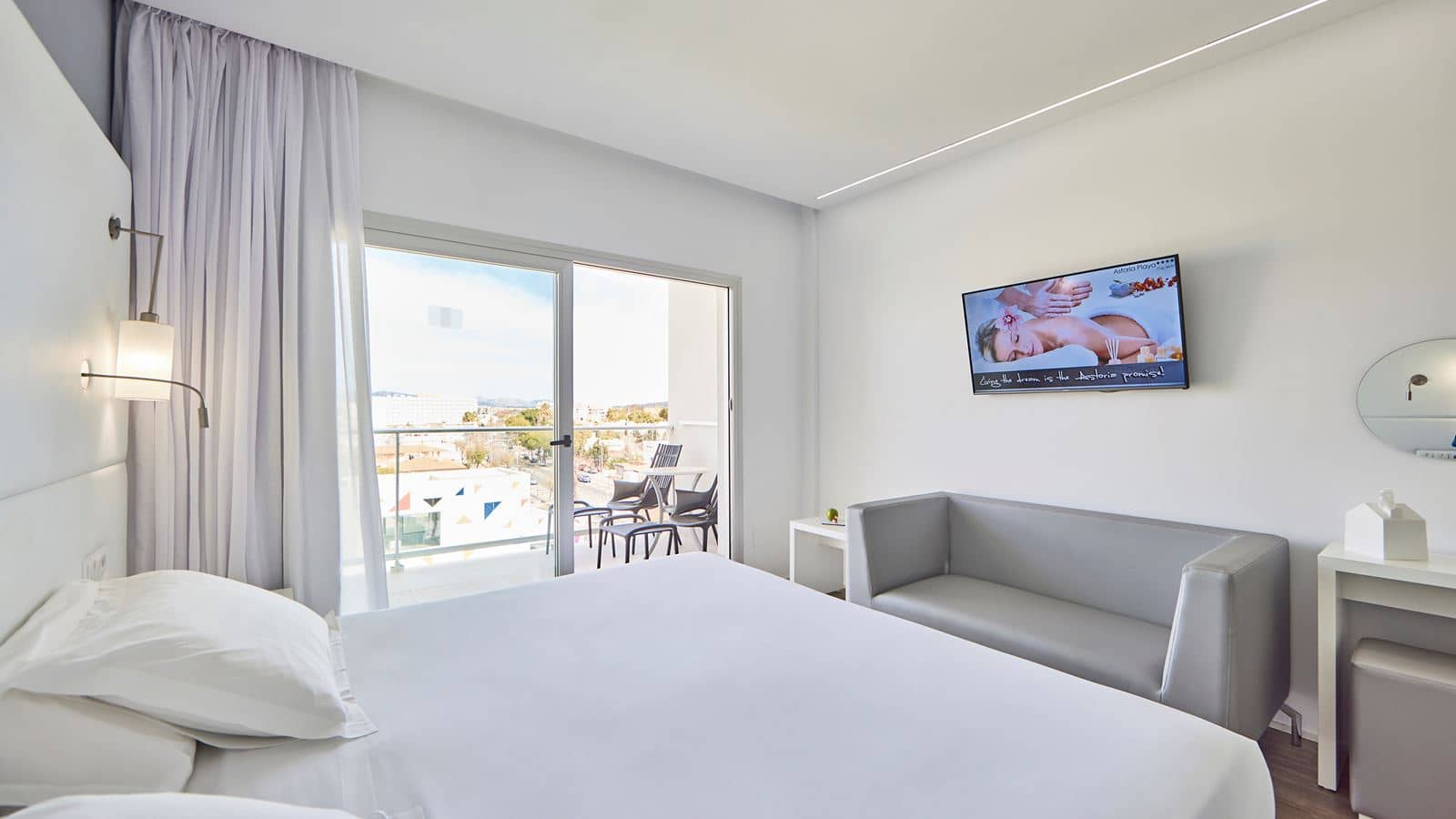 rooms-lux-double-deluxe-with-balcony-upper-floors
