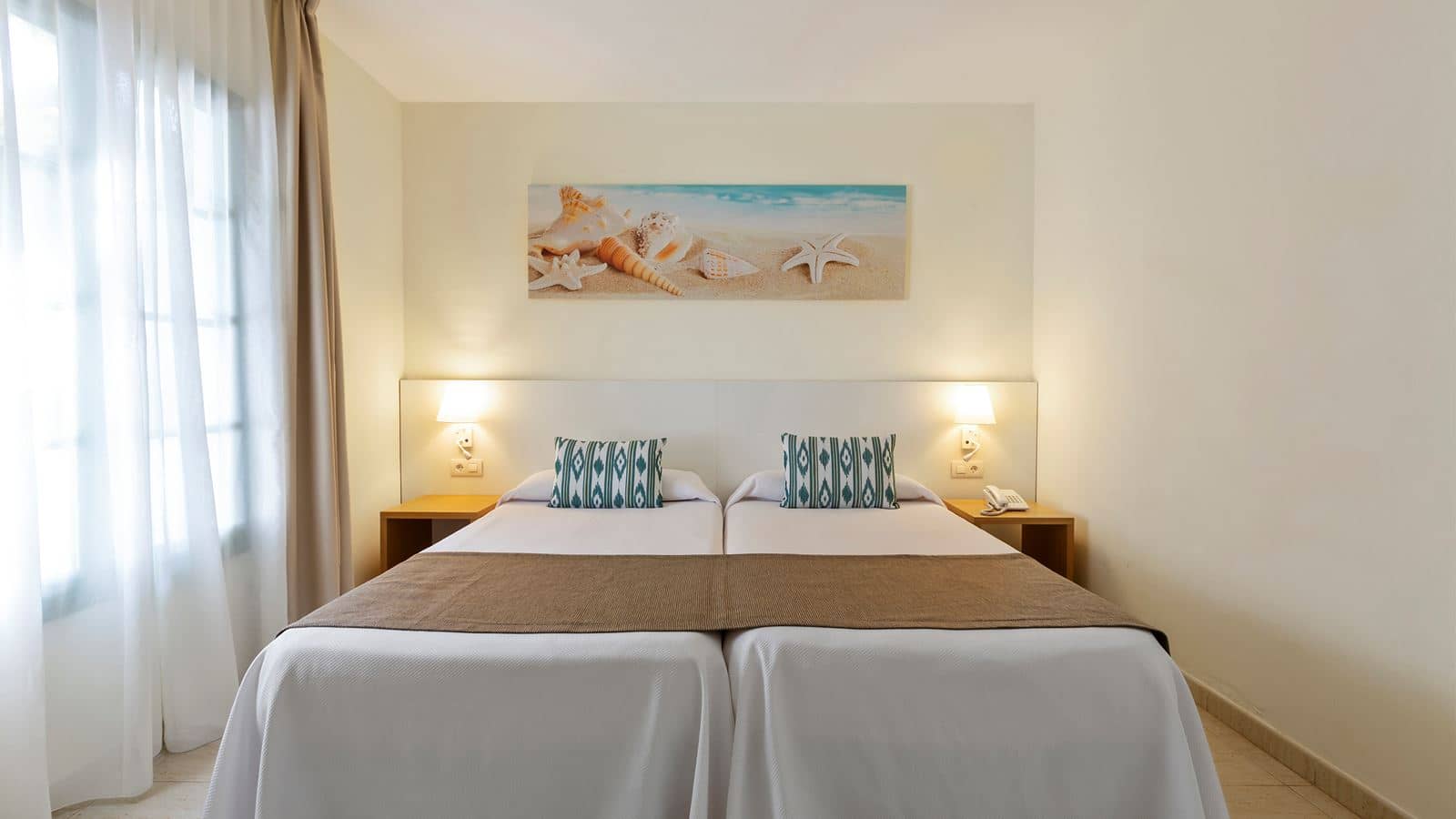 rooms-junior-suite-balcony-or-terrace