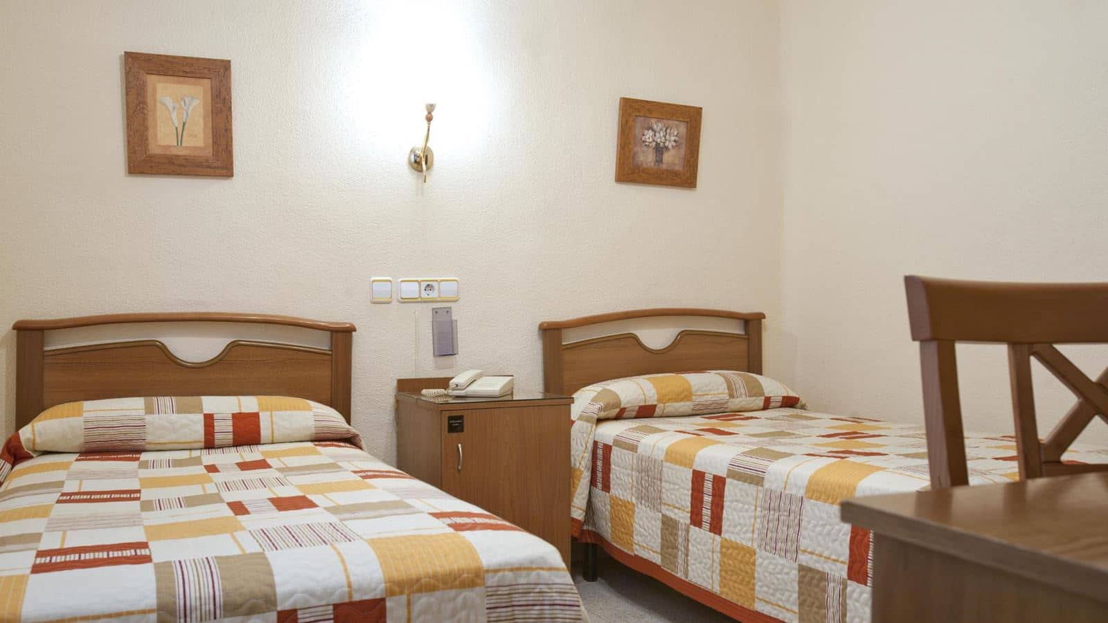 rooms-double-two-double-beds