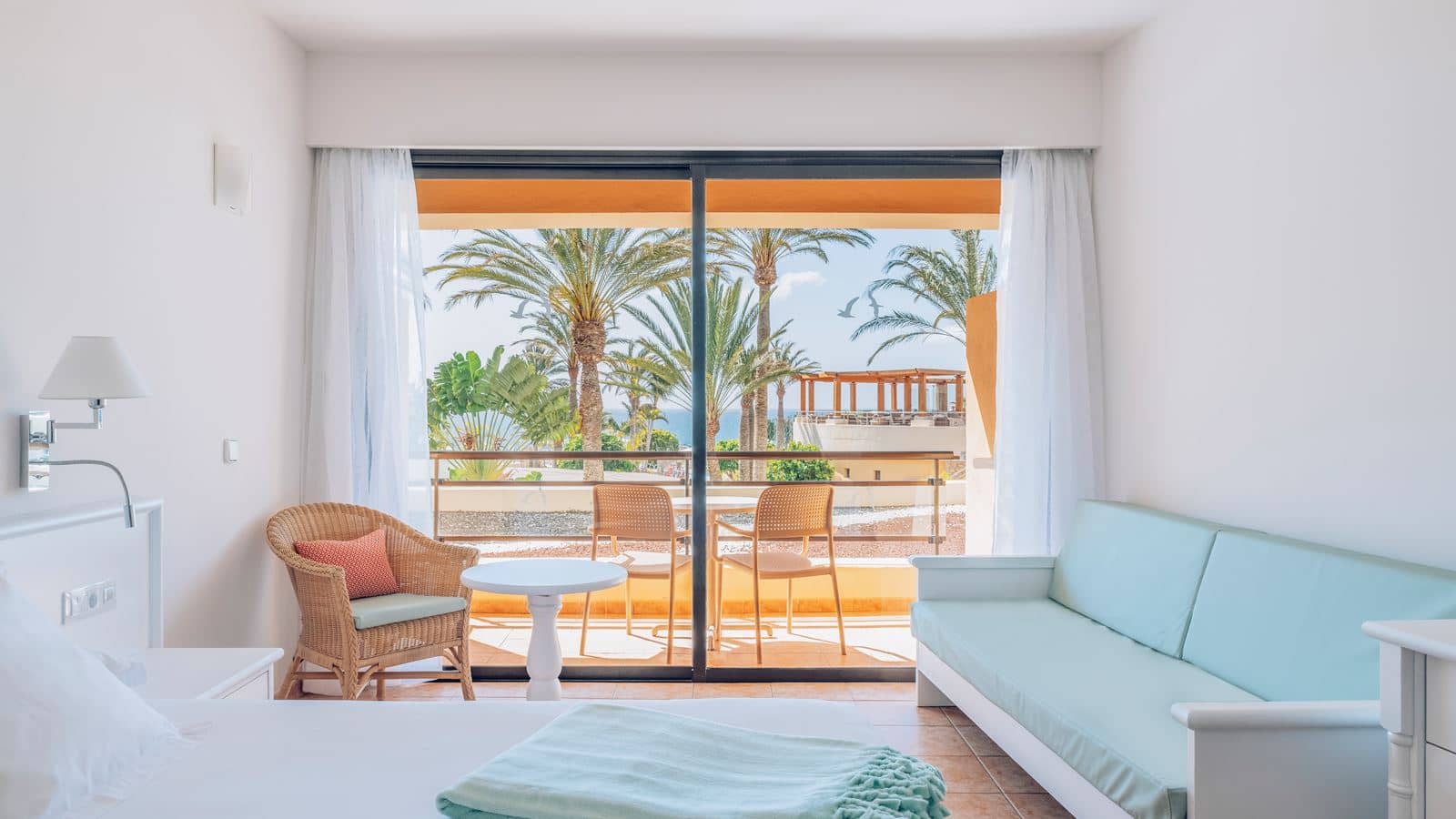rooms-double-side-sea-view-balcony-or-terrace