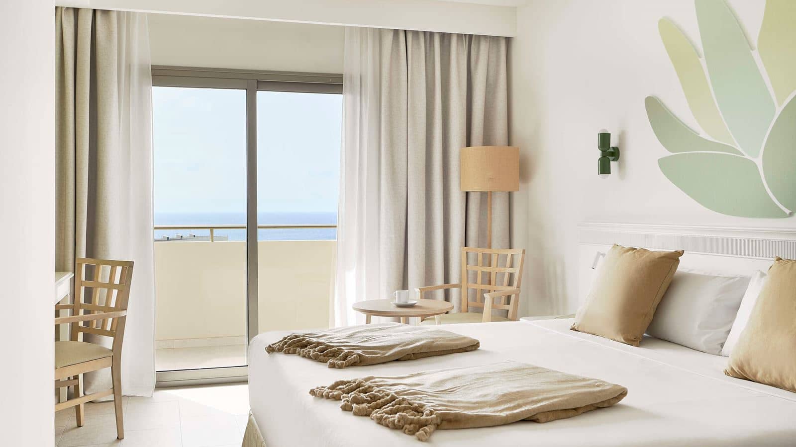 rooms-suite-priority-location