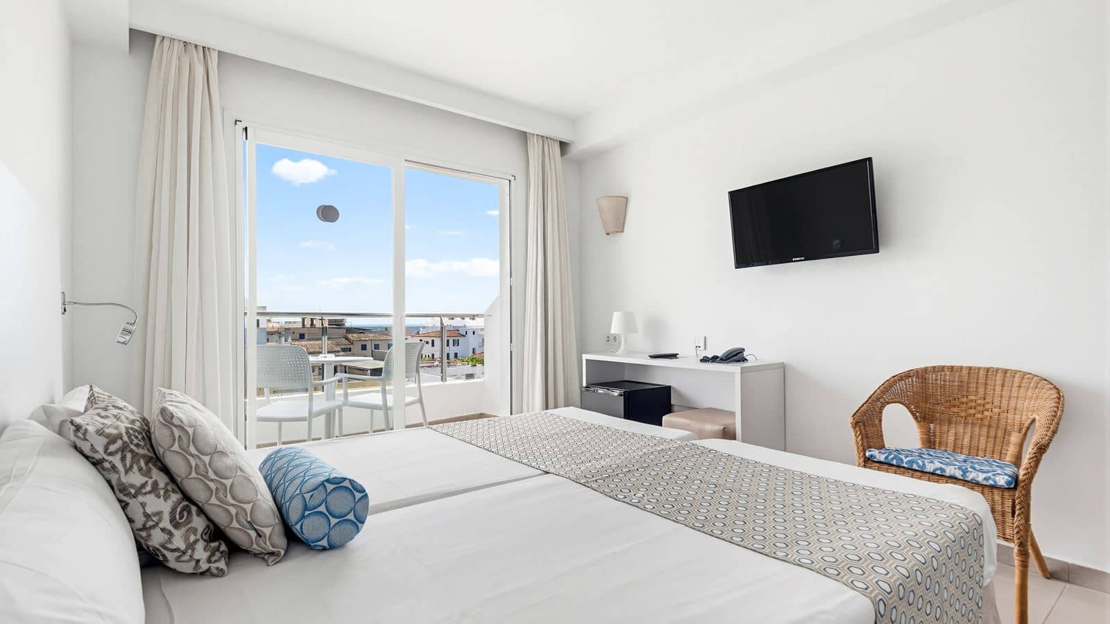 rooms-double-with-balcony