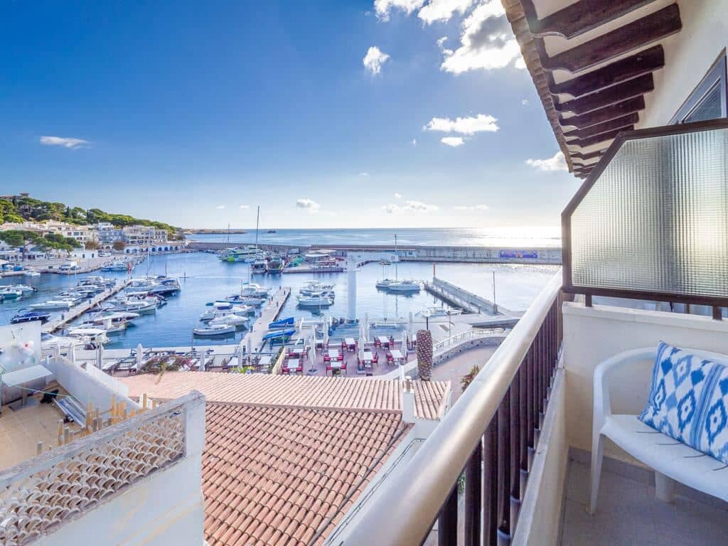 rooms-double-room-seasideview-balcony