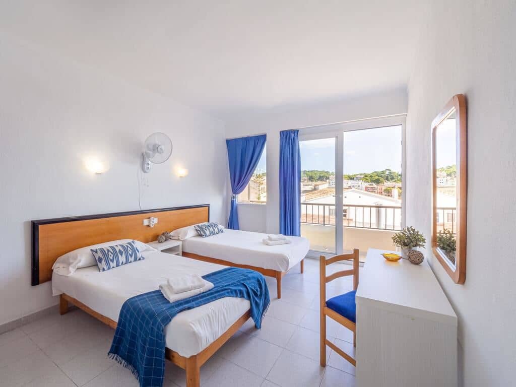 rooms-double-room-seasideview-balcony