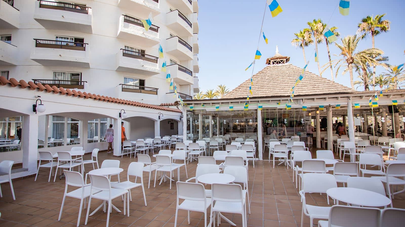 bars-poolside-snack-bar