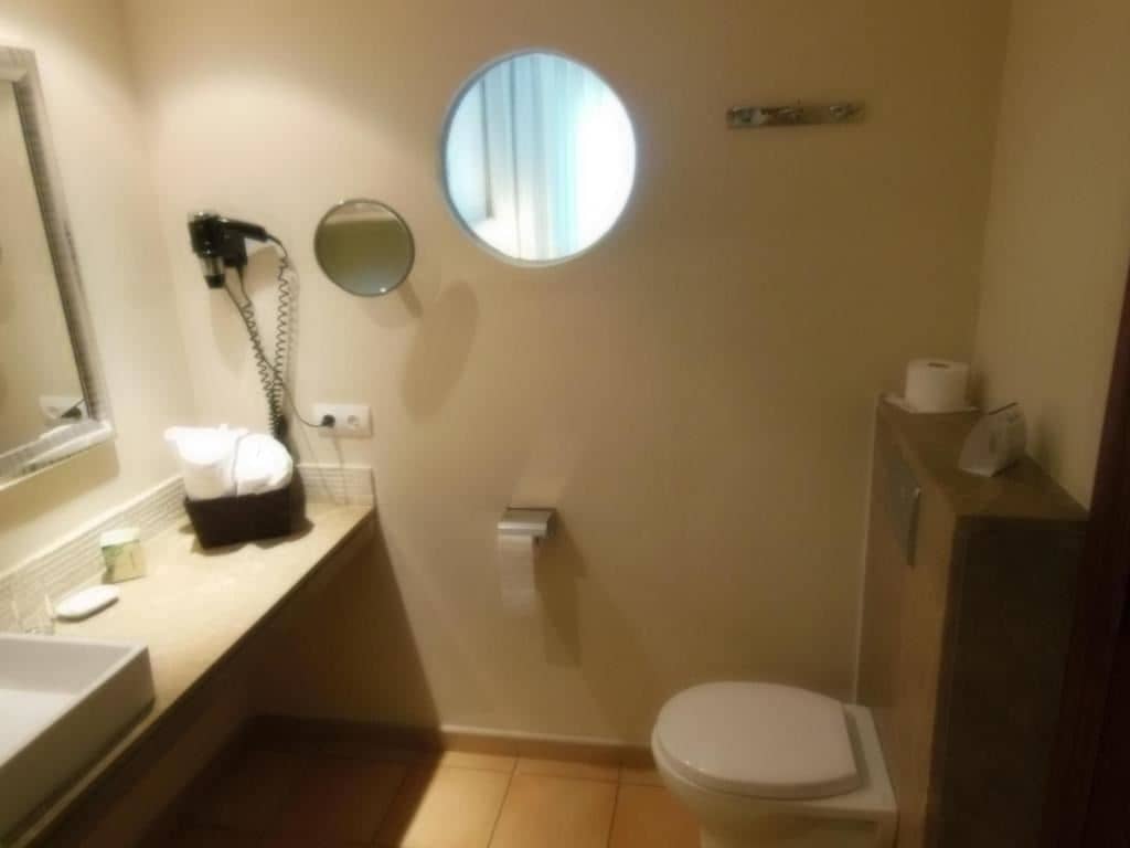 rooms-room-garden-view