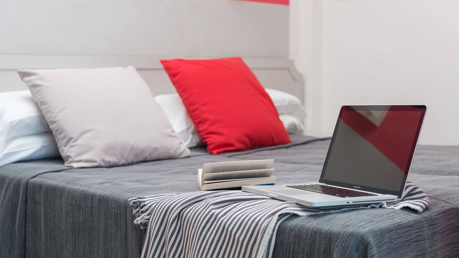 rooms-double-with-double-bed