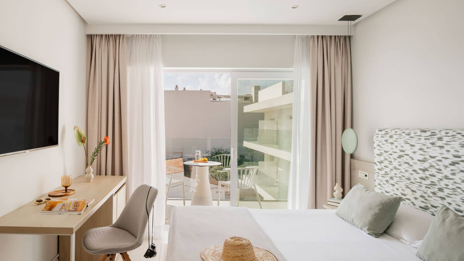rooms-c2v--double-superior-partial-sea-view