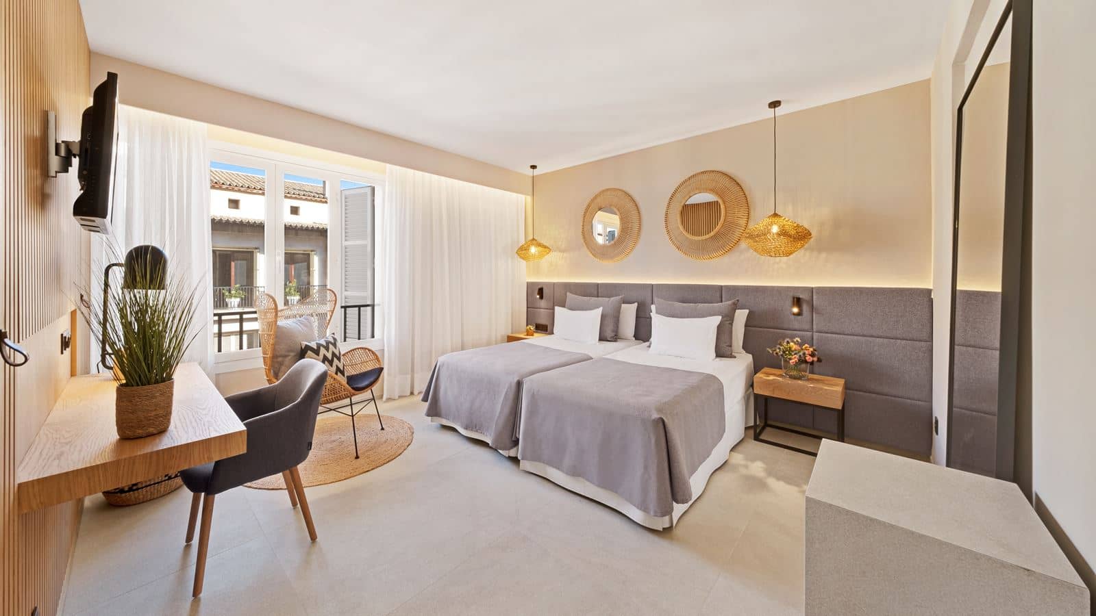 rooms-double-with-double-bed