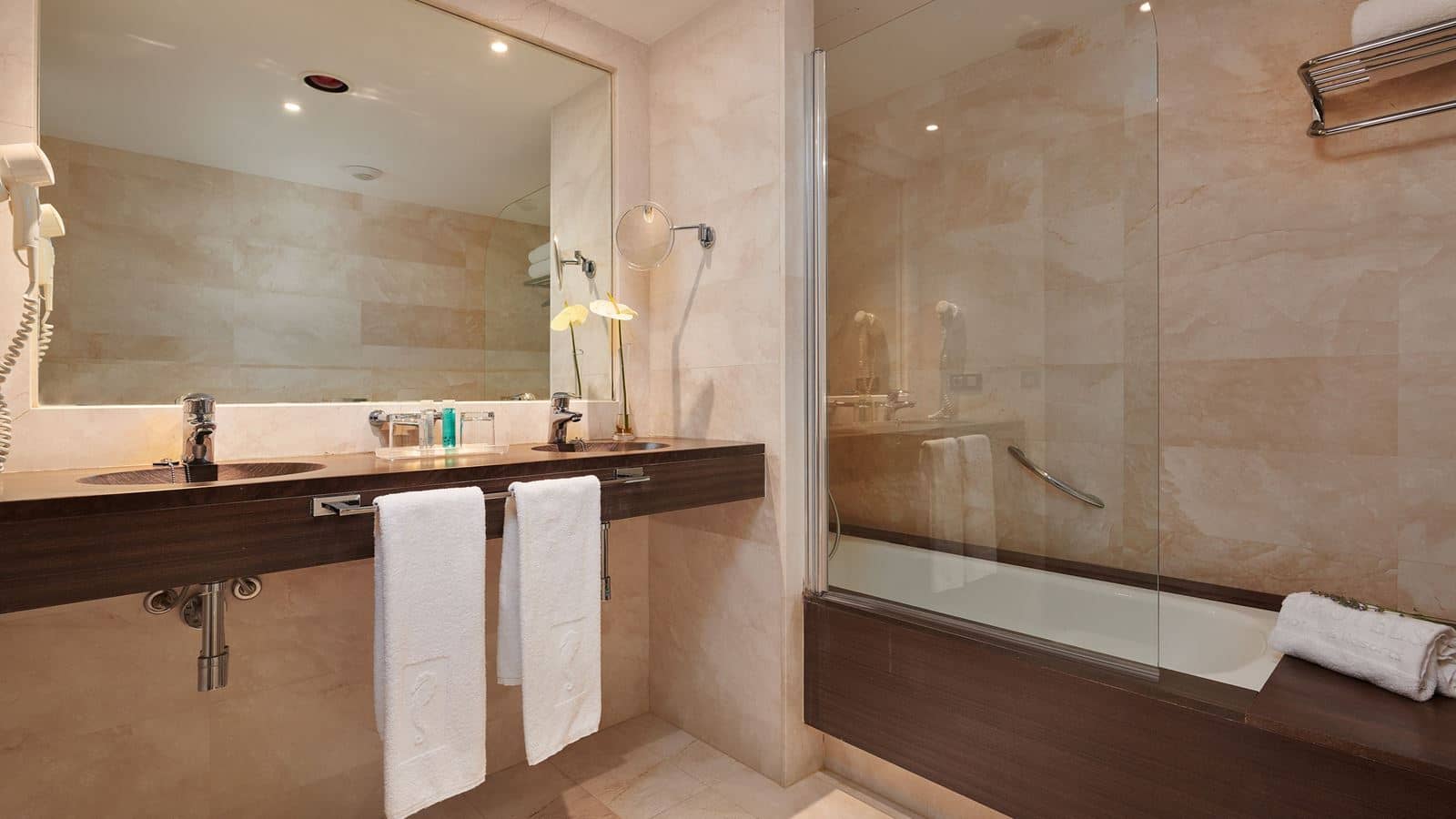rooms-junior-suite-balcony-or-terrace