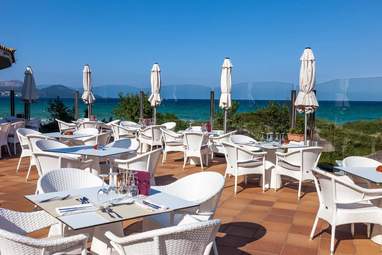restaurants-playa-esperanza-buffet-restaurant