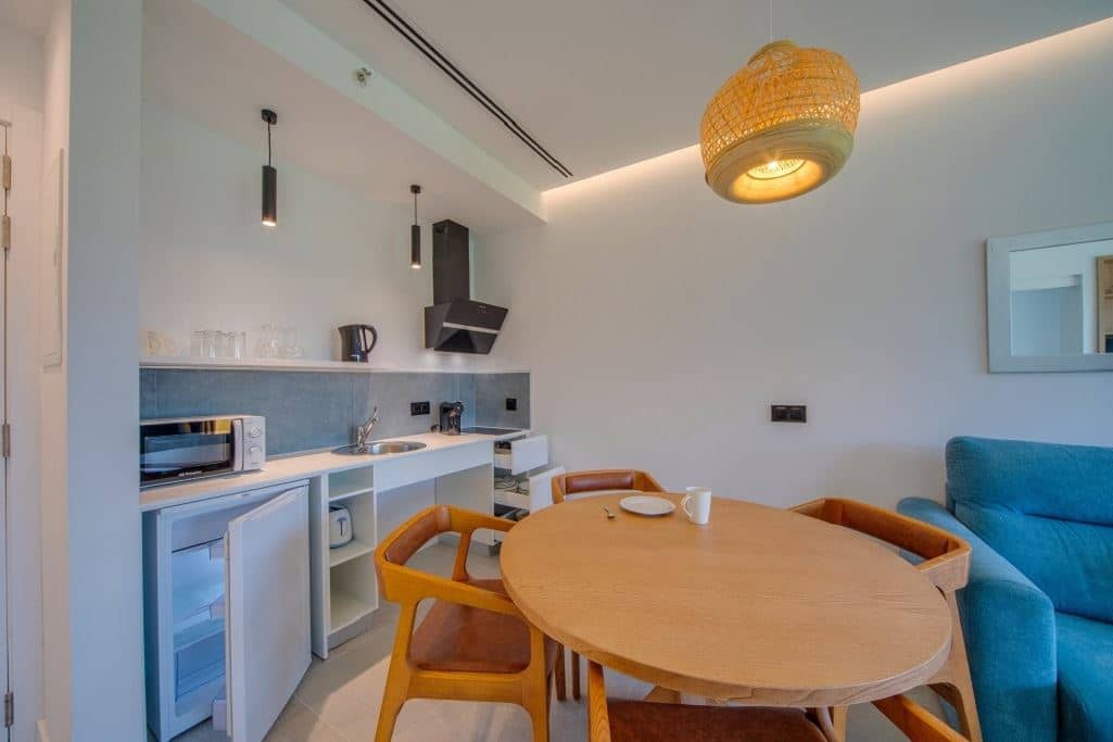 rooms-apartment-side-sea-view
