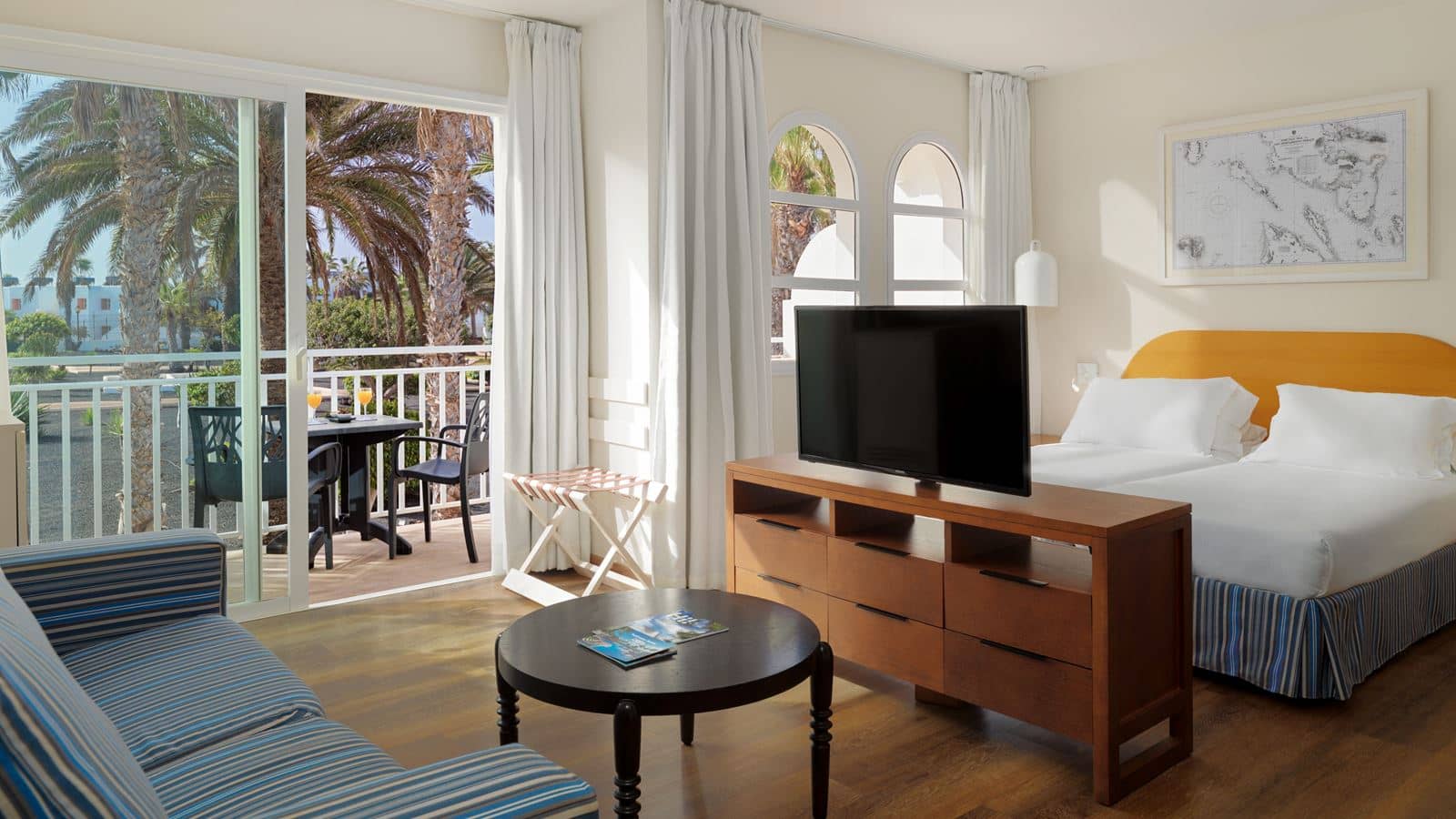 rooms-junior-suite-balcony-or-terrace