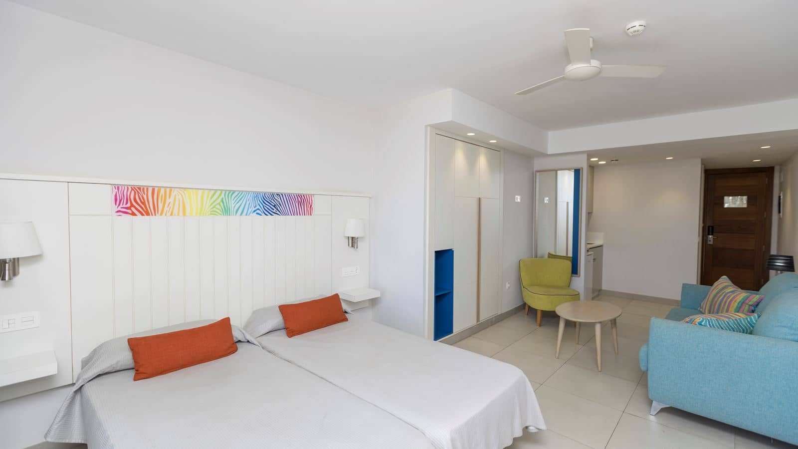 rooms-standard-studio-with-balcony-str