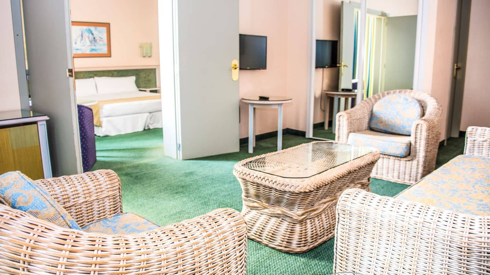 rooms-junior-suite-with-balcony-or-terrace