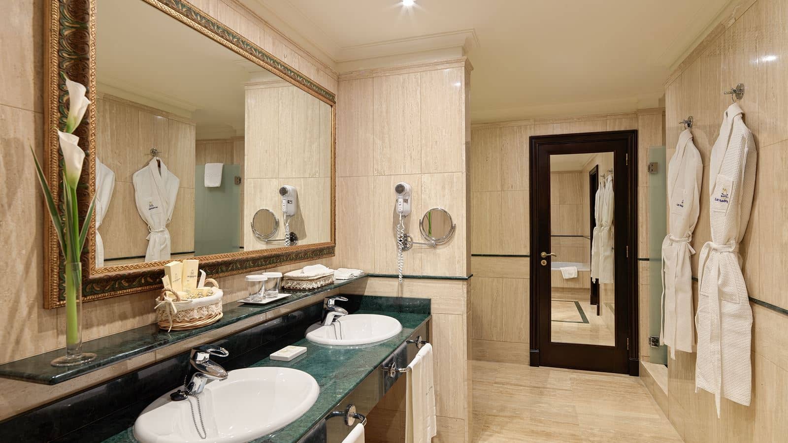 rooms-suite-real